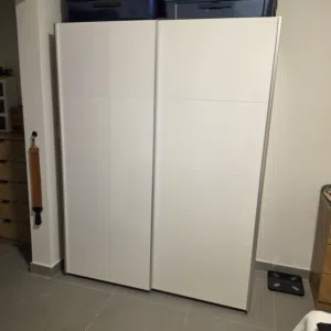 Wardrobe with sliding doors Homecenter - خزانة بأبواب جرارة من هوم سنتر