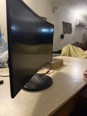 شاشه سامسونك 32 كيرف 75 Hz