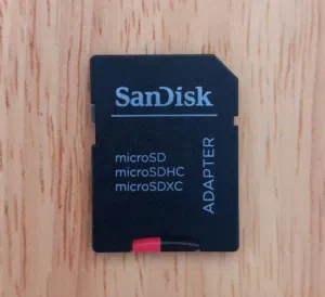 ميموري 64 SanDisk أصلية شبه جديدة مناسبة للكاميرات والتلفونات