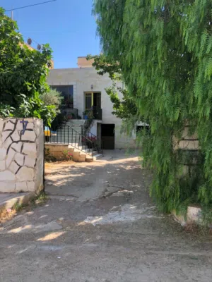 200 m2 5 Bedrooms Townhouse for Sale in Salt Al Balqa'