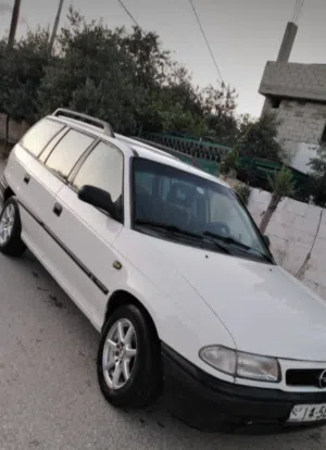 اوبل استرا ستيشن 1996