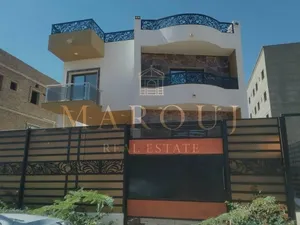 3 Floors . 230 m2 . Agent4