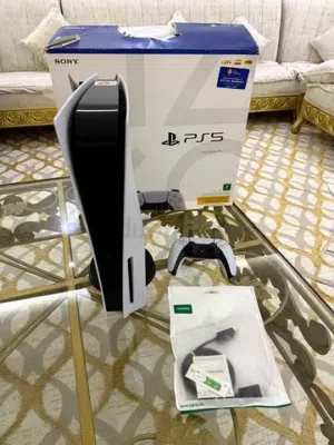 بلايستيشن 5 نظيف جدا استخدام شهرين