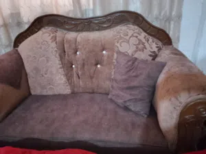 طقم كنب للبيع مستعمل بحالة ممتازة جدا