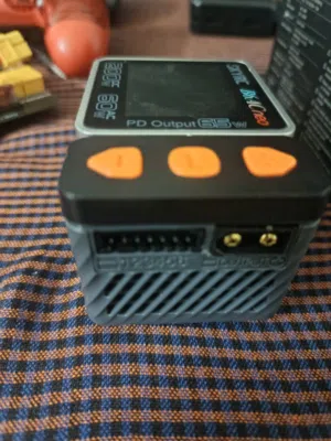 شاحن بطاريات FPV
