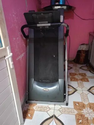 جهاز جري يتحمل وزن 160 باله اصلي مستخدم قليل