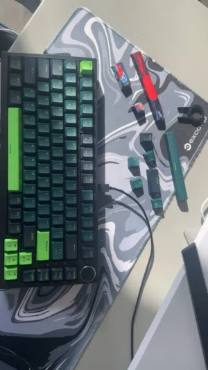 Forest/lime green Mechanical keyboard- with designed keycaps