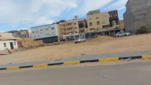 قطعة ارض متعددة الاغراض على الطىيق الرئيسي قرقارش مربعة