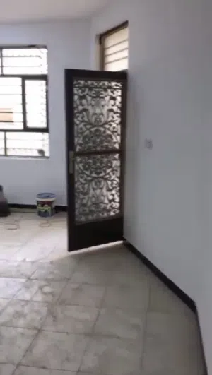 شقة-في-الاعظمية-شارع-عشرين-طابق-قريبة-على-سوك-الاعظمية-الكبير