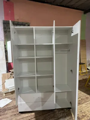 Armoire de vêtements