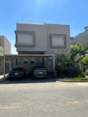 More than 6 bedrooms . 5+ Bathrooms . 298 m21