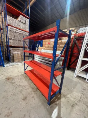 للبيع جميع أنواع الرفوف مستودعات التخزين