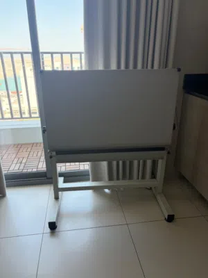 للبيع طاولة هندسة نظيفة جداً