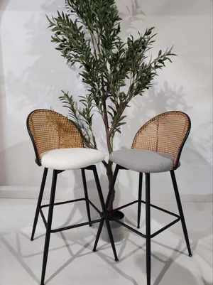 كراسي البار الفاخرة – لمسة ديكور ترفع مستوى مطبخك فورًا