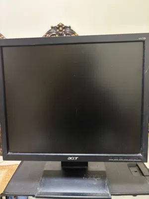 شاشتين من نوع acer و samsung