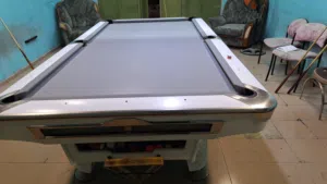 طاولة بيلاردو امريكي