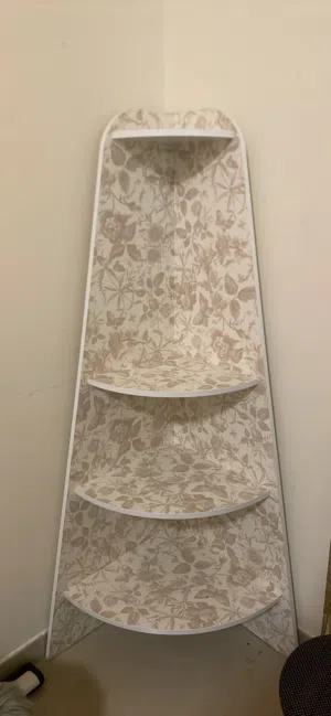 Corner shelf