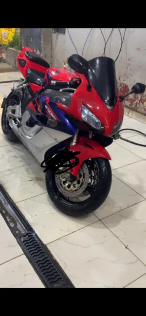 هوندا 1000 Rr
