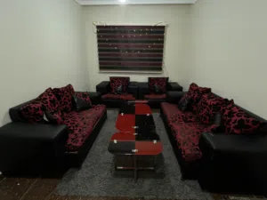 كنب مستعمل مع الطاولات