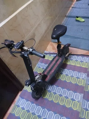 للبيع اسكوتر ممتاز وسريع