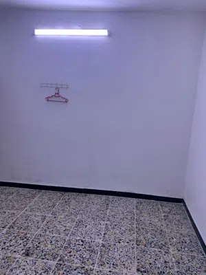 بيت للبيع موقع تجاري