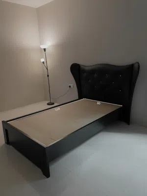 هيكل سرير فقط بدون الماترس