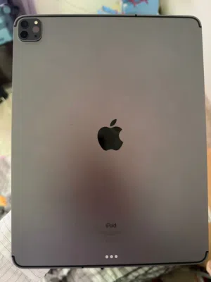 Apple Ipad Pro 13" 2019 4th Generation chip 128Gb Original Charger and Keyboard l.