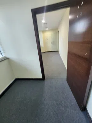 CLEAN AND NEAT OFFICE