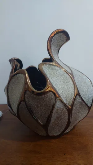 مزهرية بحالة ممتازة