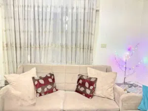 كنب للبيع ممتاز مافيه اي مشكلة 80 دينار