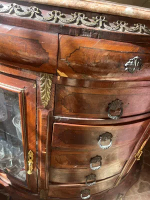 طاولة ديكورية