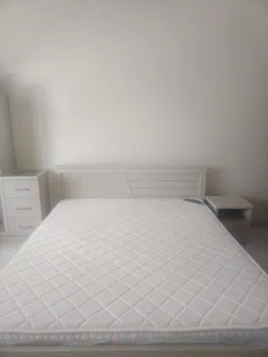 أغراض للبيع موجود في الشارقة بسعر مناسب تواصل