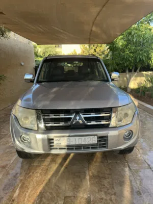 Mitsubishi pajero 2014