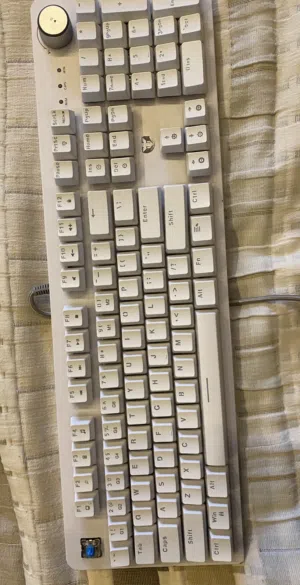 Keyboard fantech mk853 v2 سويتش ازرق