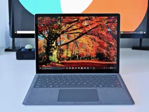 للبيع لابتوب شخصي راقي من فئة بريميوم microsoft surface laptop 3 سوبر سلم