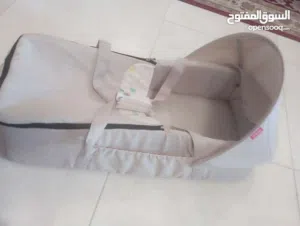 حامل بيبي شبه جديد بحاله ممتازه ماركه روبنز