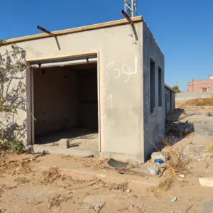 قطعه ارض للبيع على الرئسي في طريق الرابط بين جزيرة بئر توته وطريق وادي الربيع