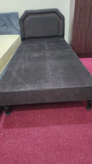 Single bed (like new
