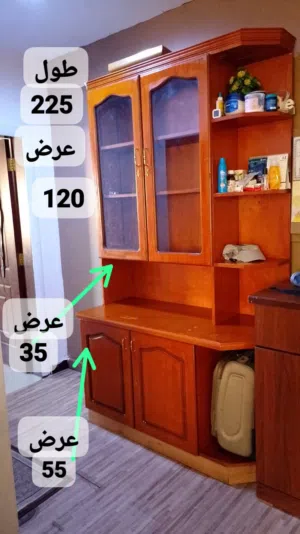 للبيع مكتبه خشب نظيفه جدا وقويه