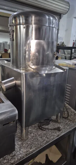 We buy and sell equipment for restaurants, cafes, bakeries and all supplies