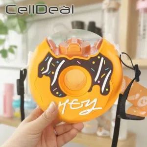 زجاجة المياه هذه من CellDeal بتصميمها الإبداعي