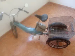 بسكليت كهرباء ثلاث عجلات نوع يباني بحاجه لا بطريه فقط