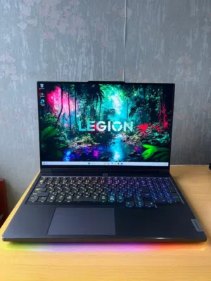 لابتوب Lenovo Legion 7 بحالة ممتازة جدًا للبيع  Ryzen 9 6900HX RX 6850M XT 12GB رام 32GB DDR5