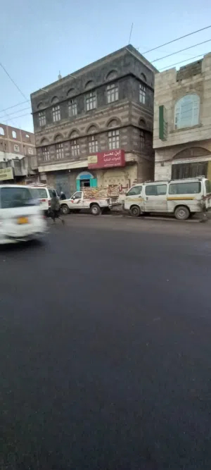 البيت للبيع في ذمار شارع رداع الرئيسي