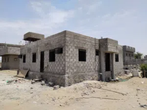 *للبـــــــيع* في عدن الشعب القيادين حي التحويليه *بيت مسقوف صبه بدون تشطيب* ساس مرتفع وشغل نظيف