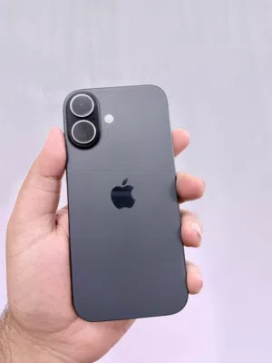 iPhone 17  ايفون 17  لون اسود  نظافة %100  بطارية %100