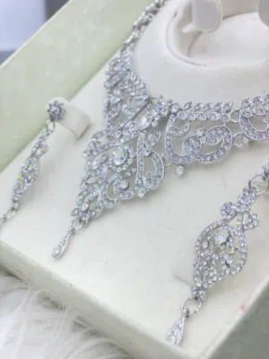 طاقم زاركون