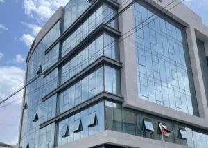 مكتب تجاري جديد للايجار في مجمع مودرن