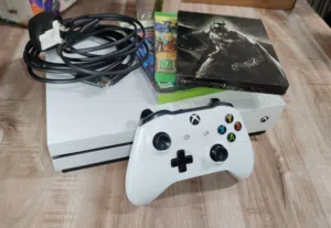 1 تيرا Xbox one S مع 3 ألعاب و دراع (دريفت)