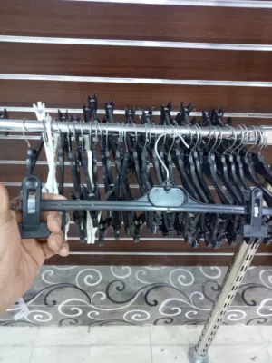 معدات محل البسه وروبي للبيع كامل